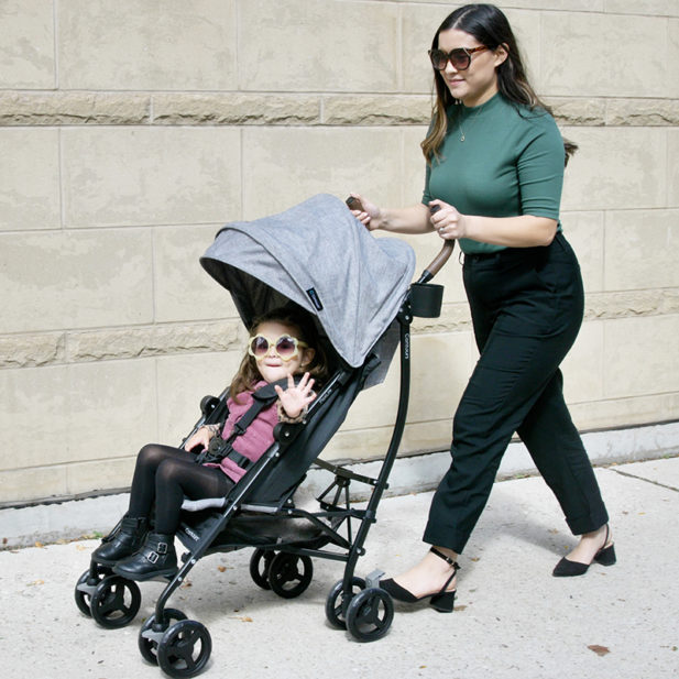 ZU001_Lifestyle GRA MaxLite Umbrella Stroller